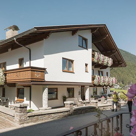 Hotel Haus Christine Ried im Zillertal Exterior foto